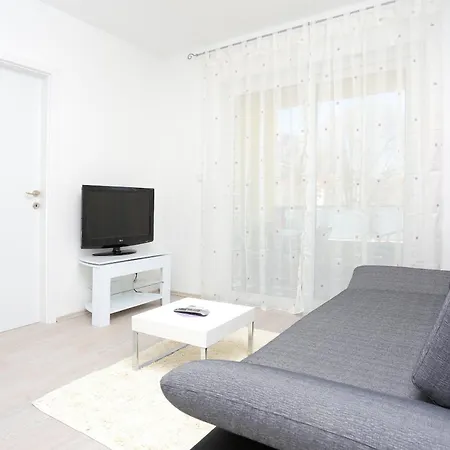 Apartments With A Parking Space Omis - 10362 Room photo