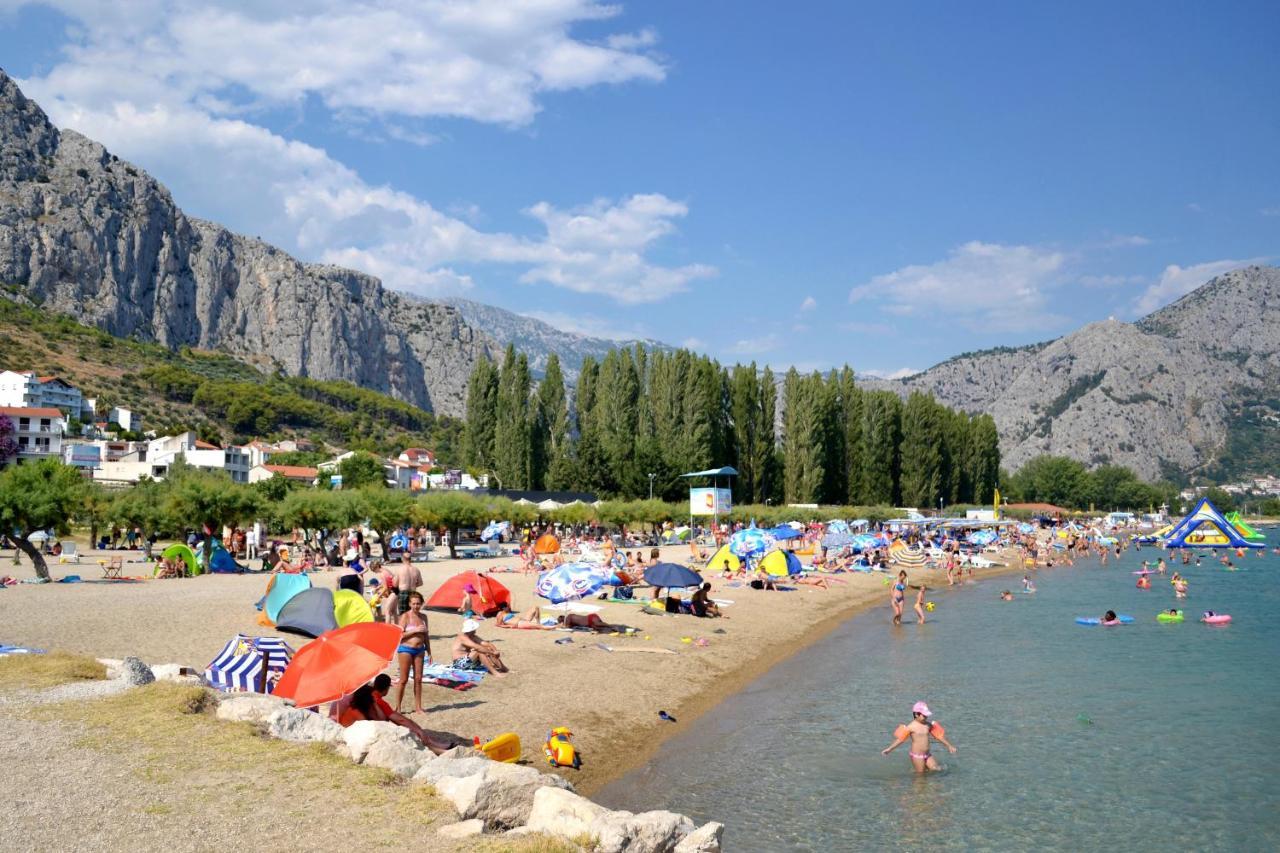Apartma Apartments With A Parking Space Omis - 10362 Omis